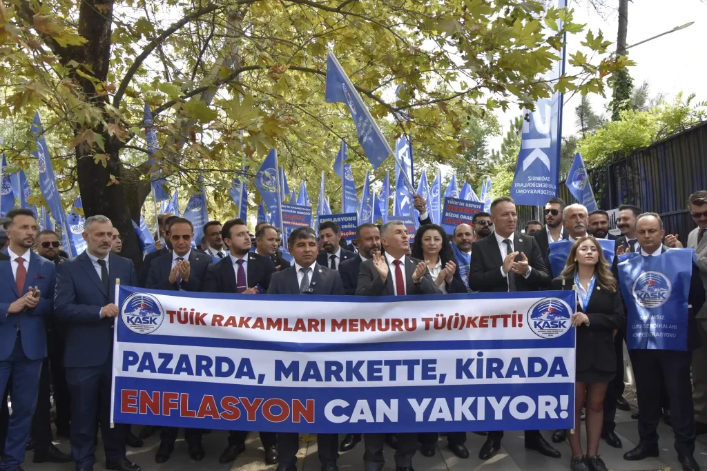 KASK’tan TÜİK Önünde Eylem: Tarafsız Enflasyon Kurulu ve Ücretliler Fiyat Endeksi Talebi